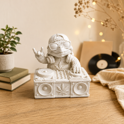 Shellax DJ – weiße 3D-Druck-Schildkröte zum Bemalen als DIY-Deko.