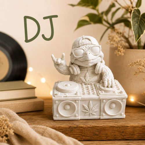 Shellax DJ – unbemalte weiße Schildkrötenfigur aus PLA+ zum Selbstgestalten, Ansicht 2.