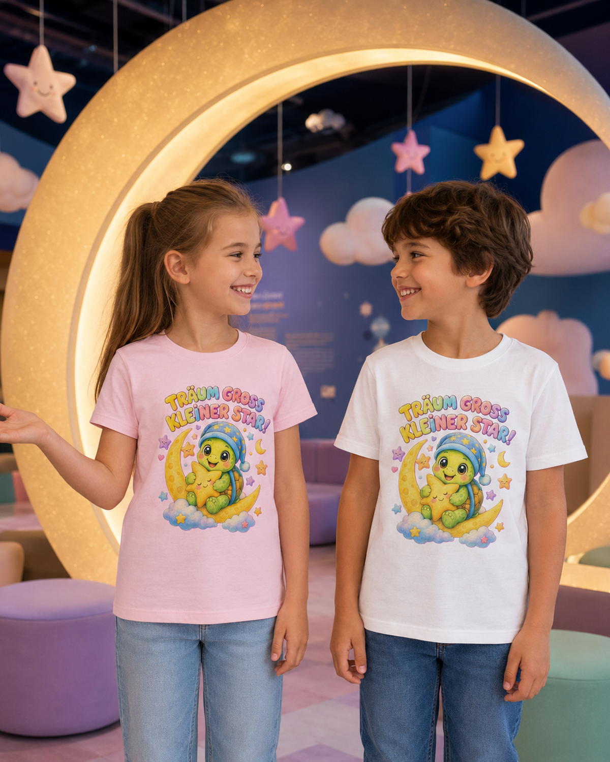 Kinder-T-Shirt mit Schildkröte auf dem Mond
